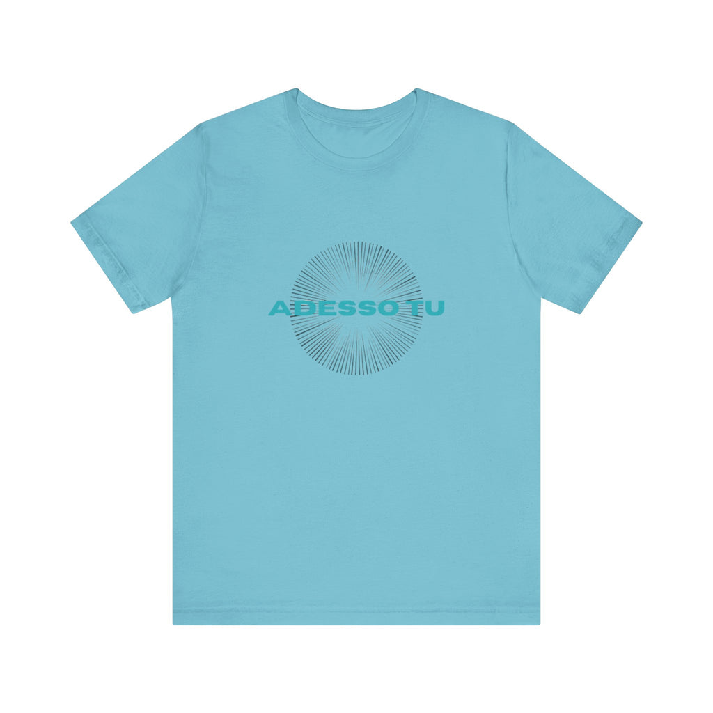 Italienisches Marken-Unisex-T-Shirt aus Jersey mit kurzen Ärmeln „Adesso Tu“ (Auch du!)