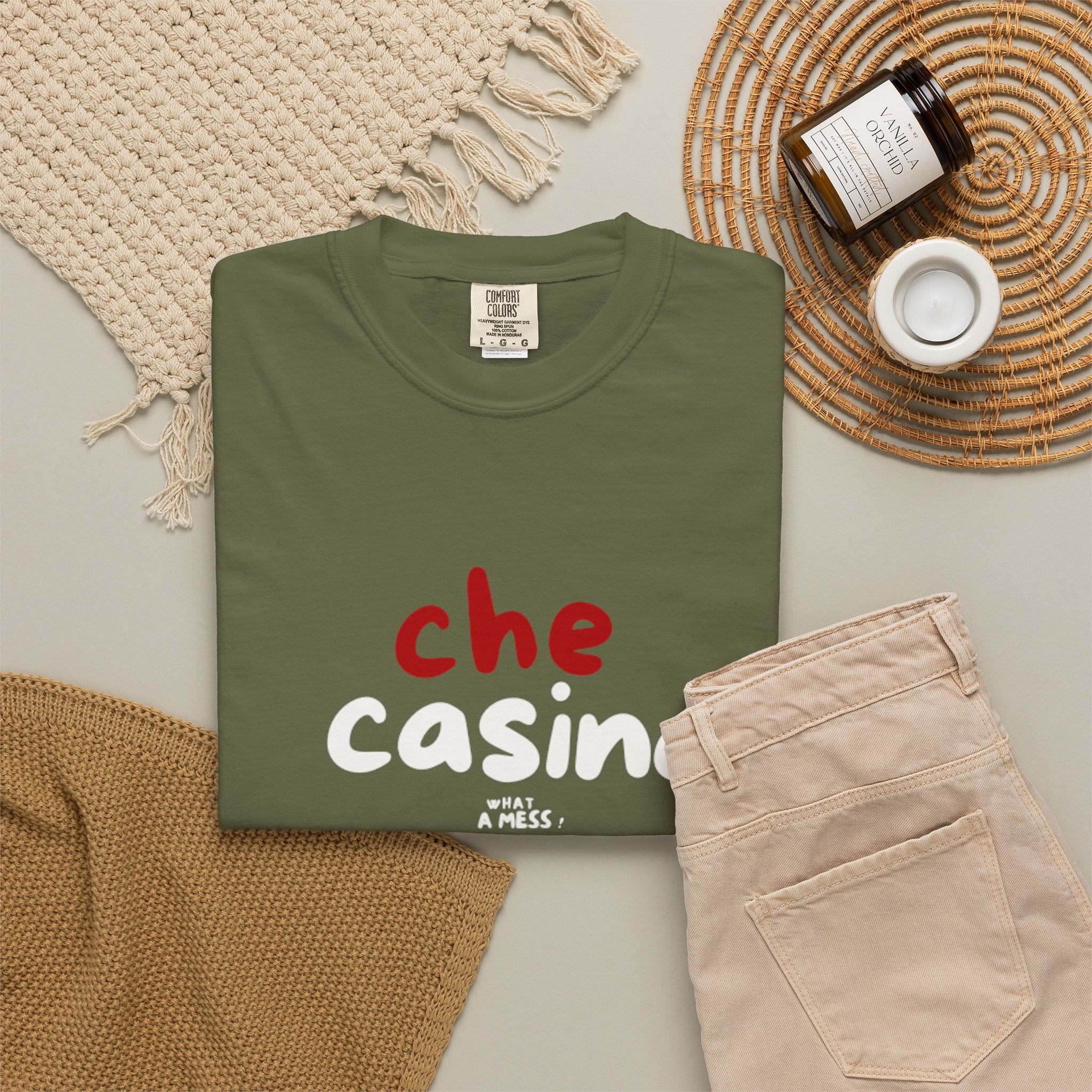 Che Casino Graphic T-Shirt — Italian for "What a mess!" Fun T-Shirt