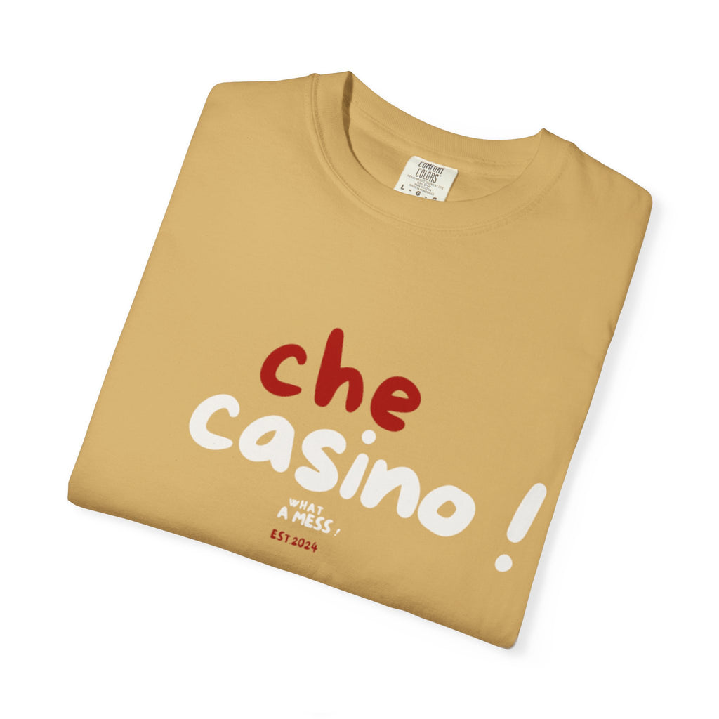 Che Casino Graphic T-Shirt — Italian for "What a mess!" Fun T-Shirt