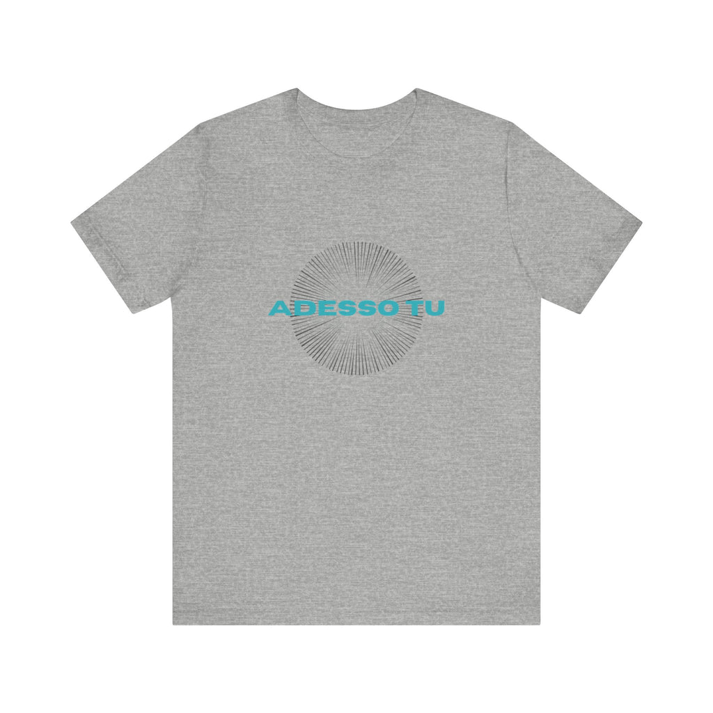 Italienisches Marken-Unisex-T-Shirt aus Jersey mit kurzen Ärmeln „Adesso Tu“ (Auch du!)