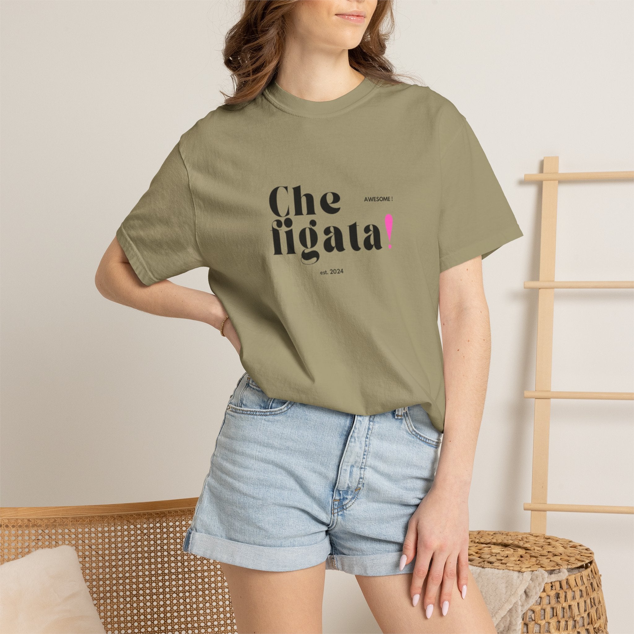 Che Figata! Graphic T-Shirt — Italian for "Awesome"