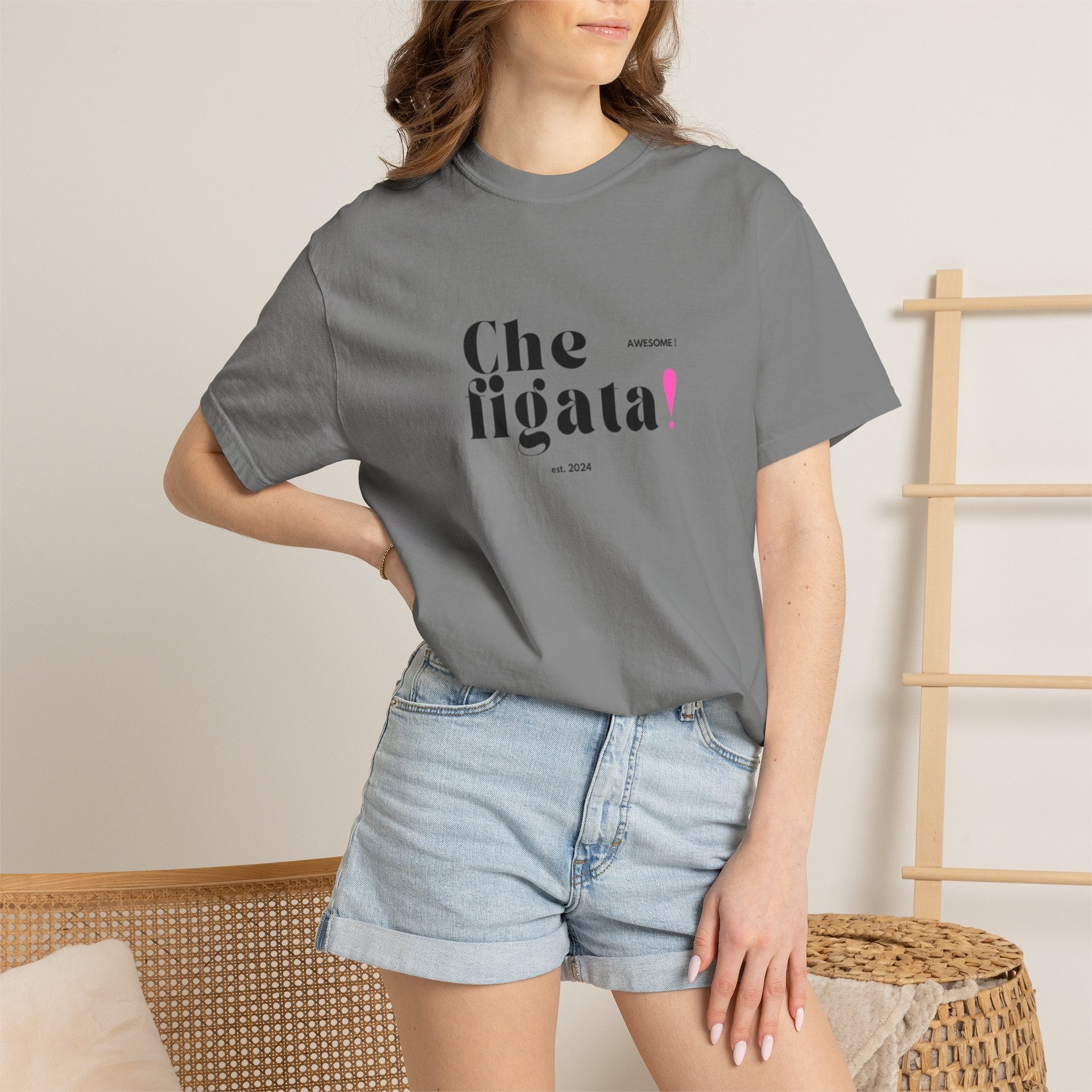 Che Figata! Graphic T-Shirt — Italian for "Awesome"