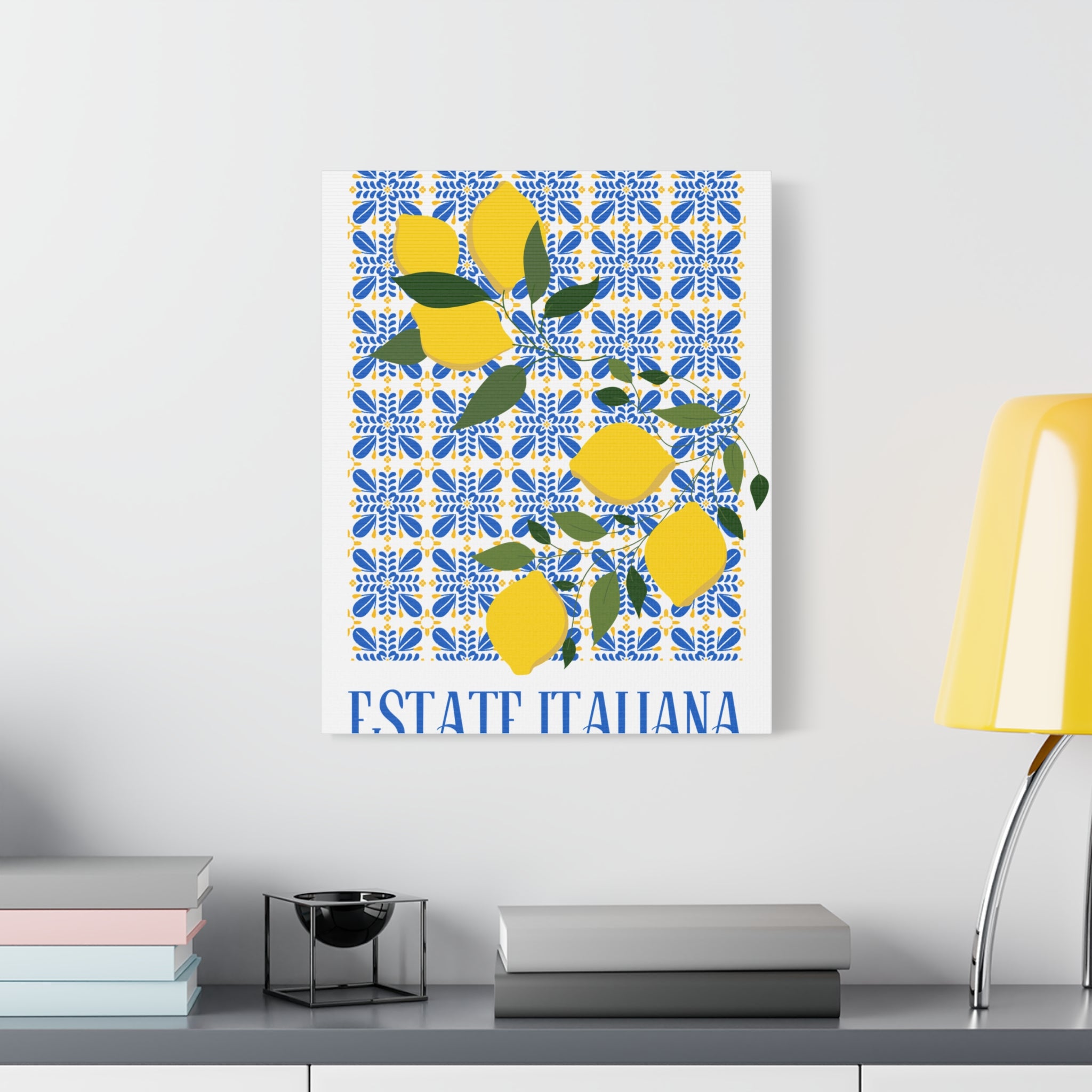 Estate Italiana – Italienischer Sommer – Leinwanddruck – mit dekorativen Zitronen und Majolika-Fliesen – Dekorative Wanddekoration
