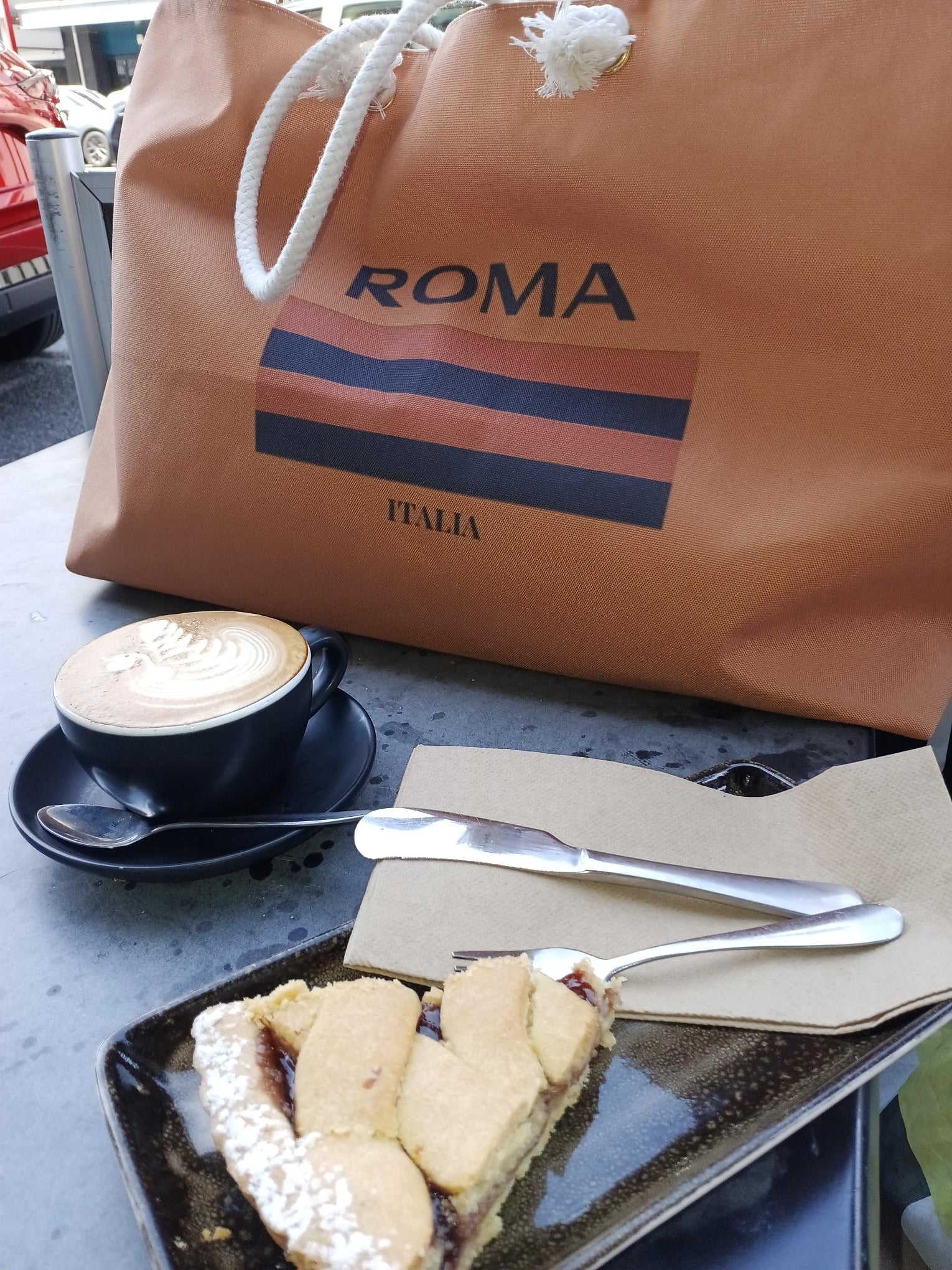 Stylish Roma Weekender Bag - Perfect for Travel and Weekend Getaways