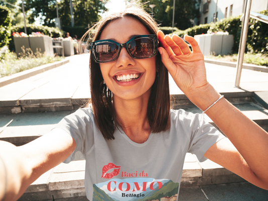 A souvenir from the famous Lake Como - Baci da Como T-Shirt
